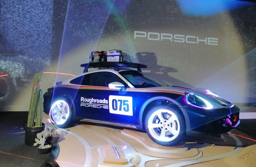 Porsche 911 Dakar