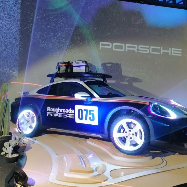 Porsche 911 Dakar