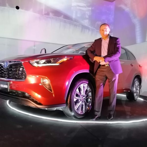 Toyota Highlander HEV 2023 Híbrido eléctrico en todas sus versiones