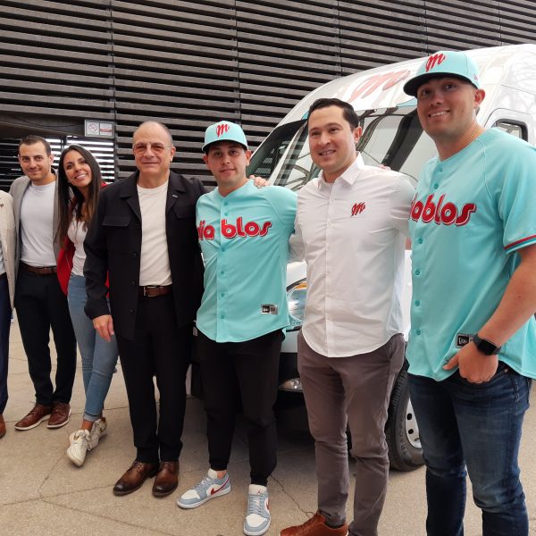 JAC ingresa al diamante de los Diablos Rojos del México