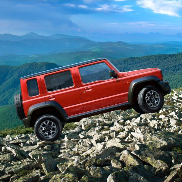 Suzuki lanza tres noticias bomba