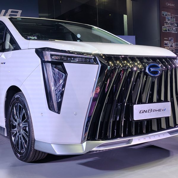 GAC GN8 PHEV, un lujoso león con todo y melena