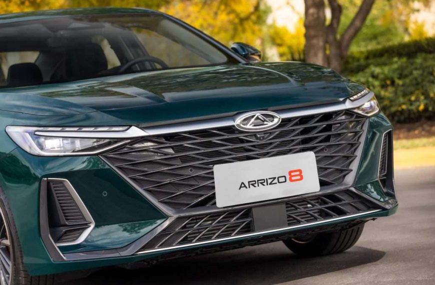 Chirey ingresa al segmento de los sedanes con Arrizo 8.