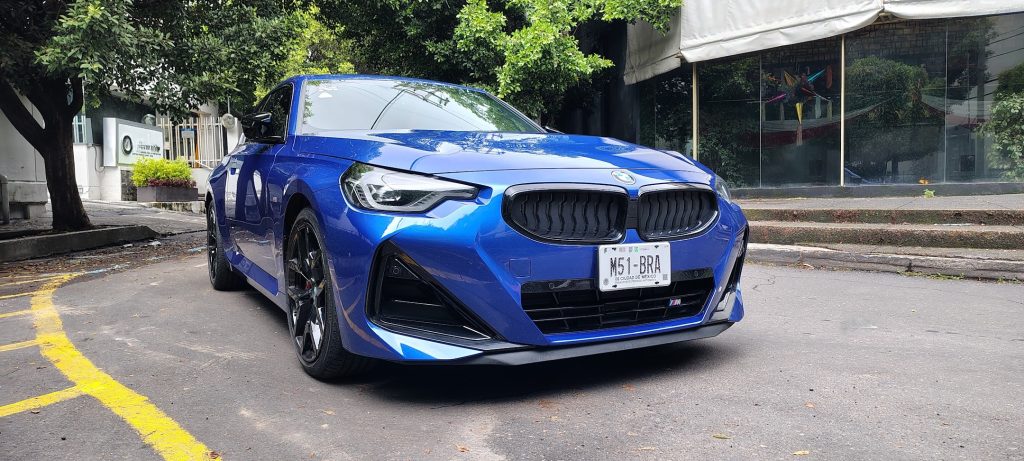 bmw 240 frente