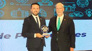 INA reconoce 100 años de trayectoria de Ford de México