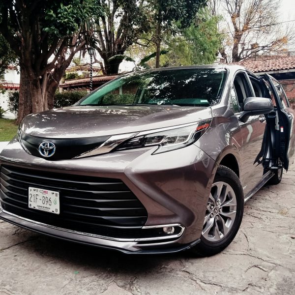 Toyota Sienna Híbrida una reina de la eficiencia