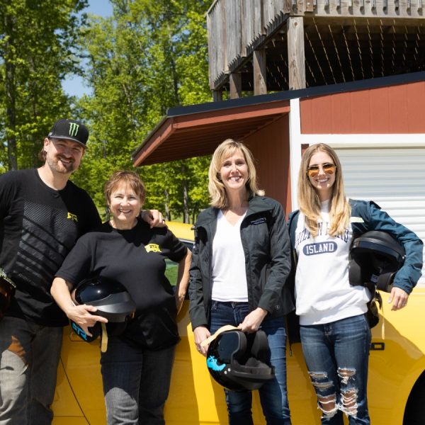 Vaughn Gittin Jr. olvida las flores y regala adrenalina